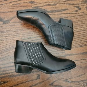 Aquatalia black leather Ankle Bootie